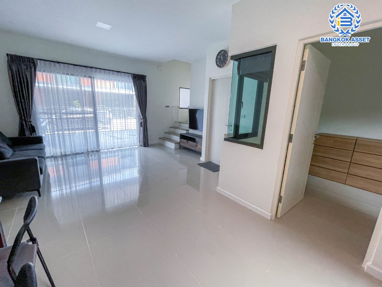 ทาวน์เฮ้าส์มือสองย่านนนทบุรี ม.สิริเพลส ราชพฤกษ์-รัตนาธิเบศร์ ฟังก์ชัน 4 ห้องนอน 3 ห้องน้ำ 2 ที่จอดรถ สภาพสวย ทำเลเยี่ยม เชื่อมต่อถ.รัตนาธิเบศร์, ถ.กาญจนาภิเษก, ถ.บางกรวย-ไทรน้อย, ถ.ชัยพฤกษ์ ใกล้เซ็นทรัลเวสต์เกต และรถไฟฟ้าสายสีม่วง "สถานีบางพลู"